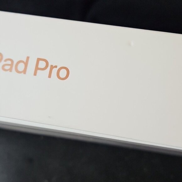 iPad Pro A1701 Wi Fi Box Only 10.5 Inch 256GB Rose Gold with Inserts - Picture 10 of 13